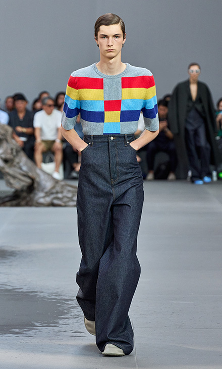 تصميم جريئة وغير مألوفة من LOEWE لموسم ربيع وصيف 2024
